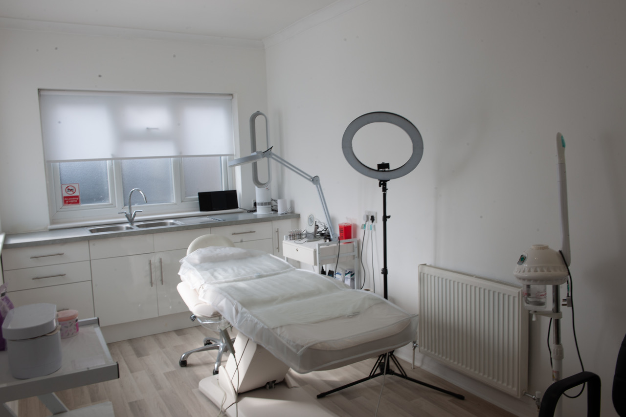 beauty room to rent in top teddington salon beauty room to rent in top teddington salon